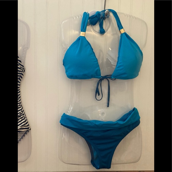 Bikini - Picture 1 of 1